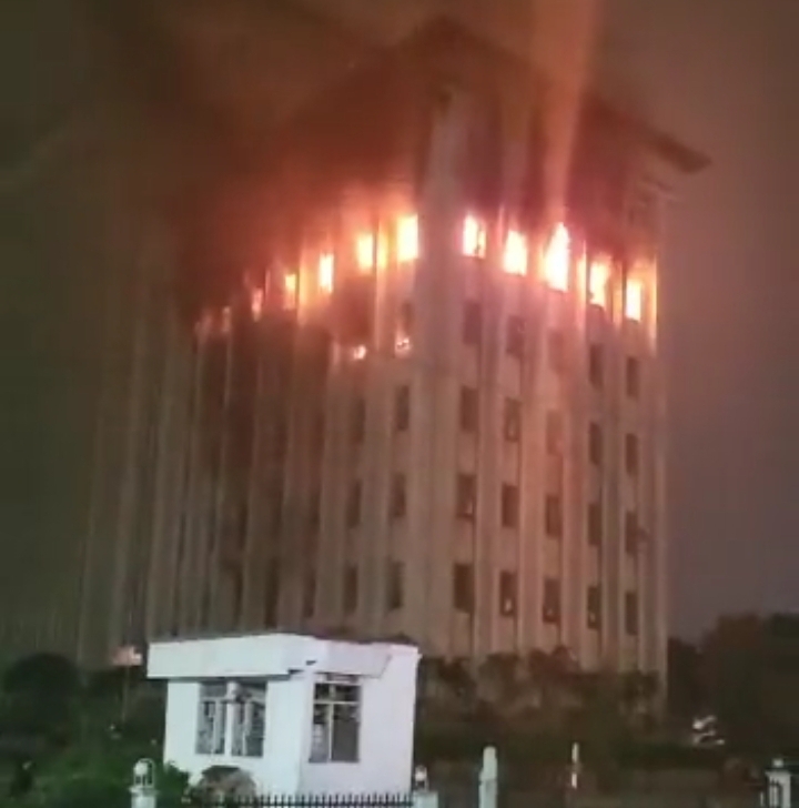 l’humeuble Onatra en feu